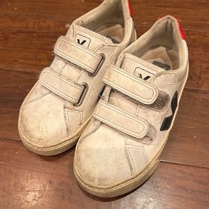 Unisex Veja toddler shoes